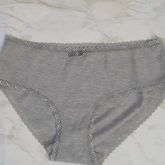 Bra and Panty Set With Bonus Panty - Picture 7 of 7